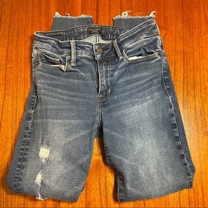 Abercrombie & Fitch distressed Harper ankle jeans